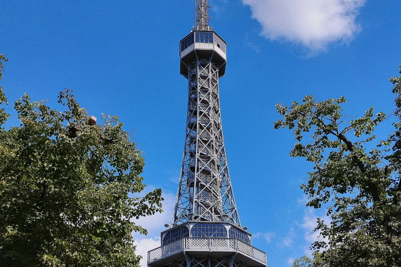 Torre mirador de Petřín + Laberinto de espejos